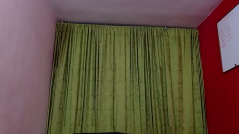 Snapshot of chriss_james chatting on December 13, 2024, 4:00 am chriss_james online show from December 13, 2024, 4:00 am