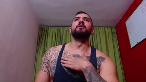 Snapshot of chriss_james chatting on February 5, 2025, 1:47 am chriss_james online show from February 5, 2025, 1:47 am