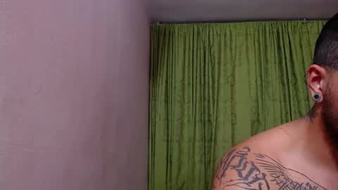 Snapshot of chriss_james chatting on February 6, 2025, 3:27 am chriss_james online show from February 6, 2025, 3:27 am
