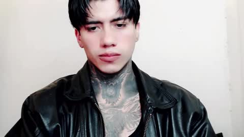 CHRIS  INDEPENT MODEL online show from September 11, 2025, 1:33 pm