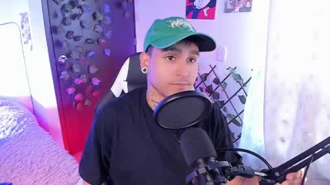 Christian Wang online show from April 29, 2026, 8:48 pm