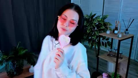 christaschrecongost online show from March 9, 2026, 10:08 am