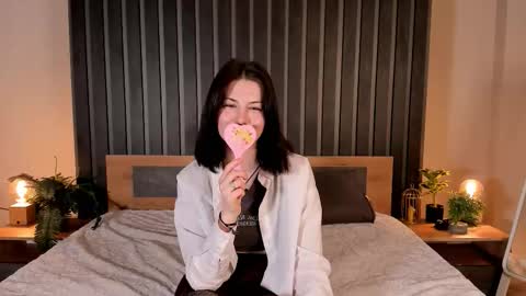 christaschrecongost online show from March 10, 2026, 10:20 am