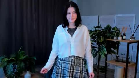 christaschrecongost online show from March 19, 2026, 10:08 am