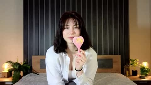 christaschrecongost online show from March 21, 2026, 10:31 am