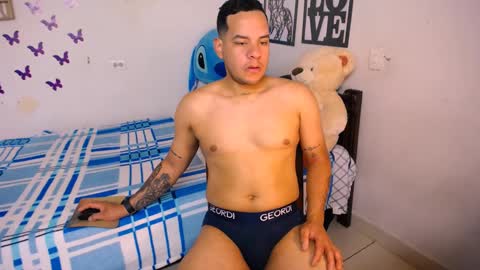 Snapshot of christian_maln chatting on February 17, 2025, 6:04 pm christian_maln online show from February 17, 2025, 6:04 pm