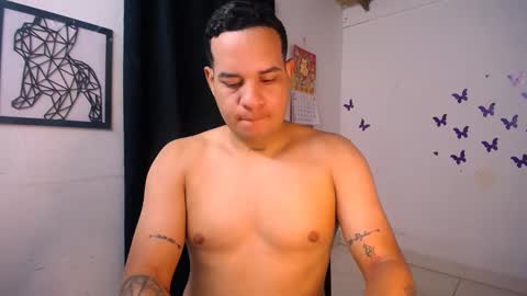 Snapshot of christian_maln chatting on February 22, 2025, 2:39 am christian_maln online show from February 22, 2025, 2:39 am