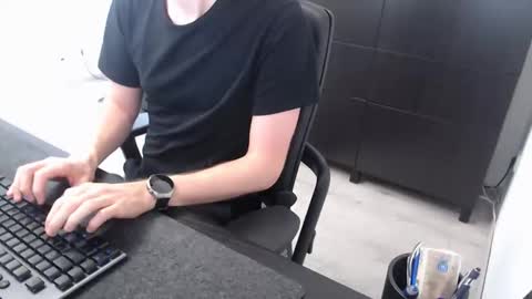 christianblck online show from October 29, 2025, 9:11 am