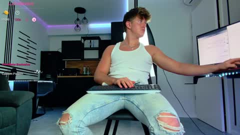 UPVOTE ME ------  ILL DO SOMETHING FOR FREE online show from January 3, 2025, 7:07 pm