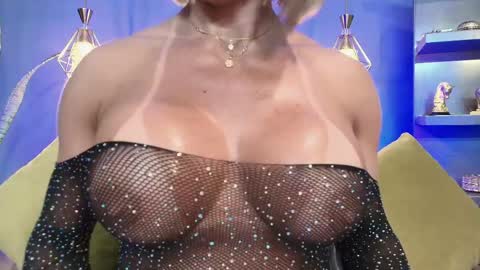 Christiekroes online show from May 3, 2026, 12:16 am
