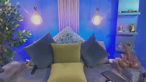 Christiekroes online show from June 22, 2026, 1:41 pm