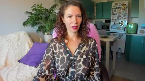 Snapshot of christina_hot chatting on October 8, 2025, 6:55 am Chris online show from October 8, 2025, 6:55 am