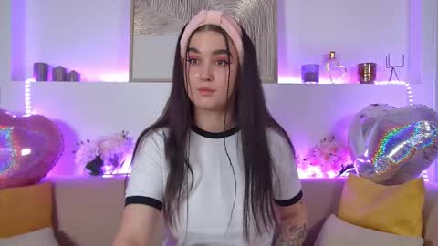 Snapshot of christinamilton chatting on February 13, 2025, 9:49 pm Christina online show from February 13, 2025, 9:49 pm