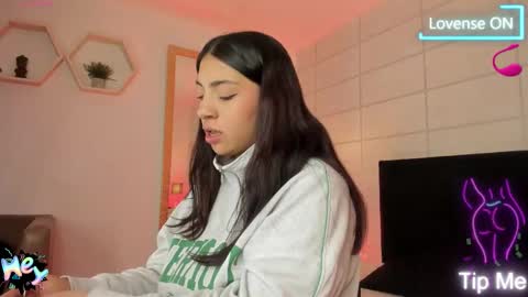 Snapshot of christine_harper chatting on October 20, 2025, 11:54 am Christine  online show from October 20, 2025, 11:54 am