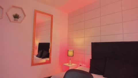 Christine  online show from January 14, 2026, 12:00 pm