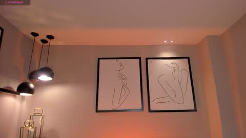 Christine Ford online show from December 19, 2025, 1:51 pm