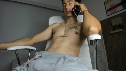 Snapshot of christoper_dick chatting on February 28, 2025, 3:48 pm Petite Horny and chistoper dick online show from February 28, 2025, 3:48 pm