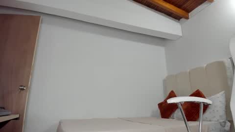 Snapshot of christoper_dick chatting on March 11, 2025, 12:17 pm Petite Horny and chistoper dick online show from March 11, 2025, 12:17 pm