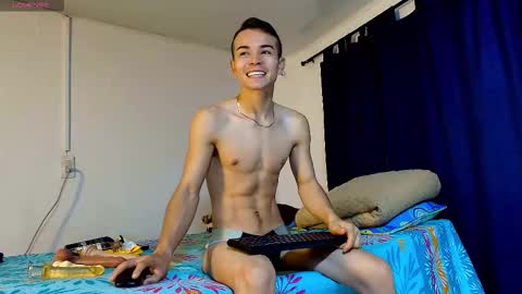 Snapshot of christopher__vans chatting on March 18, 2026, 11:02 am CHRISTOPHER online show from March 18, 2026, 11:02 am