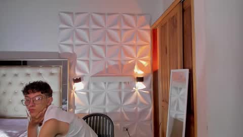 Chrisopher Hunter online show from March 26, 2026, 5:13 am