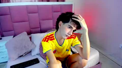 Snapshot of christopher_robin4 chatting on July 5, 2026, 1:51 pm Chris online show from July 5, 2026, 1:51 pm