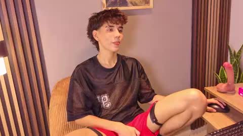 Snapshot of christopher_robin4 chatting on August 2, 2026, 1:42 pm Chris online show from August 2, 2026, 1:42 pm