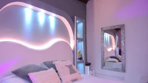 christopher_whitaker online show from February 9, 2026, 12:42 pm