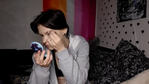 Snapshot of christophercrispo chatting on October 19, 2025, 2:18 pm Hi Im Kim online show from October 19, 2025, 2:18 pm