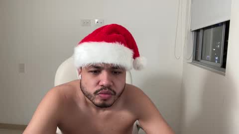 Snapshot of christopherdav chatting on December 24, 2024, 1:49 am Chris online show from December 24, 2024, 1:49 am