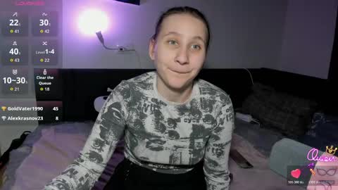 Snapshot of christyw3b chatting on April 1, 2026, 4:59 pm christyw3b online show from April 1, 2026, 4:59 pm