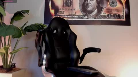chrizmacgregor online show from April 24, 2026, 1:08 am