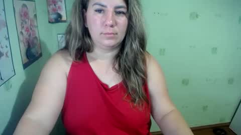 Snapshot of chrystalbella chatting on December 15, 2024, 7:24 am Diana online show from December 15, 2024, 7:24 am