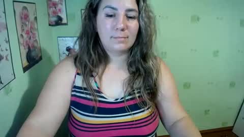 Snapshot of chrystalbella chatting on December 21, 2024, 8:10 pm Diana online show from December 21, 2024, 8:10 pm