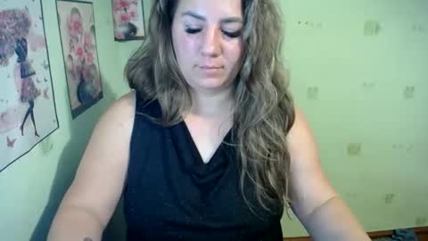 Snapshot of chrystalbella chatting on January 16, 2025, 4:07 am Diana online show from January 16, 2025, 4:07 am