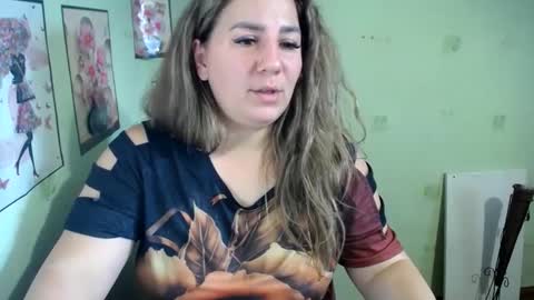 Snapshot of chrystalbella chatting on February 7, 2025, 12:06 pm Diana online show from February 7, 2025, 12:06 pm