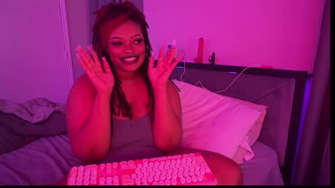 Snapshot of chubbeedweeb chatting on November 6, 2025, 6:14 am EmberEssence online show from November 6, 2025, 6:14 am