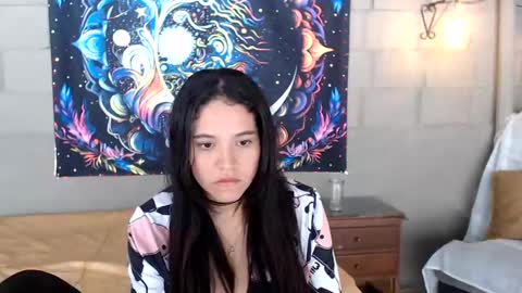 kate   online show from March 5, 2025, 3:29 pm