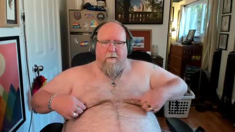 Snapshot of chubbybaybear chatting on September 28, 2025, 12:49 am Chubby online show from September 28, 2025, 12:49 am