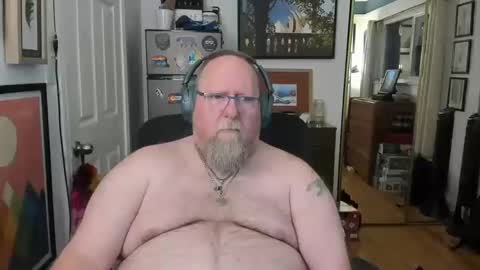 Snapshot of chubbybaybear chatting on October 11, 2025, 1:49 am Chubby online show from October 11, 2025, 1:49 am
