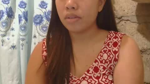 Annie online show from September 12, 2025, 1:44 pm