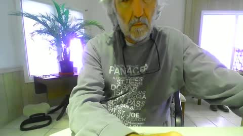 chuck354139 online show from January 21, 2025, 6:12 pm