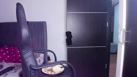 Karlay online show from February 17, 2026, 5:59 am