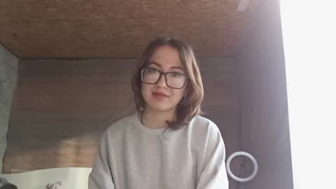 Olivia online show from May 28, 2026, 11:40 am