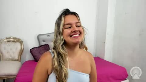 Snapshot of cielo_sky_blue chatting on May 31, 2026, 2:20 am Azul online show from May 31, 2026, 2:20 am