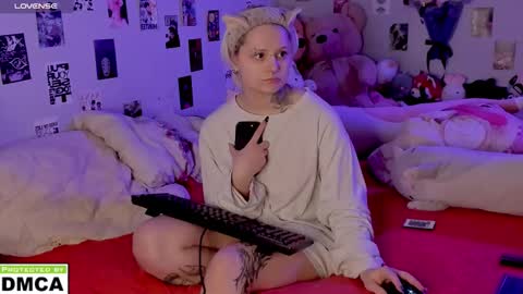 Snapshot of cigaretteduringsex chatting on February 17, 2026, 3:14 am Helen and Teya online show from February 17, 2026, 3:14 am