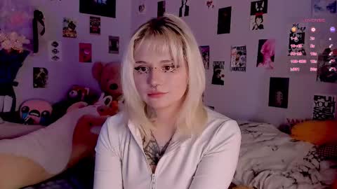 Snapshot of cigaretteduringsex chatting on March 2, 2026, 3:09 am Helen and Teya online show from March 2, 2026, 3:09 am