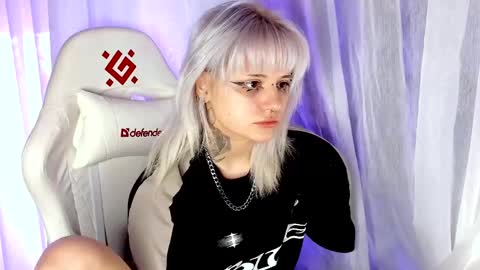 Helen and Teya online show from May 6, 2026, 3:57 am