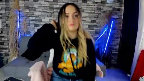 Snapshot of ciindy_lovee chatting on October 9, 2025, 3:43 pm Ciindy Lovers online show from October 9, 2025, 3:43 pm