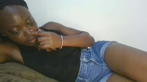 cilia petite online show from December 14, 2025, 9:25 am