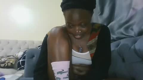 cilia petite online show from April 13, 2026, 11:05 am